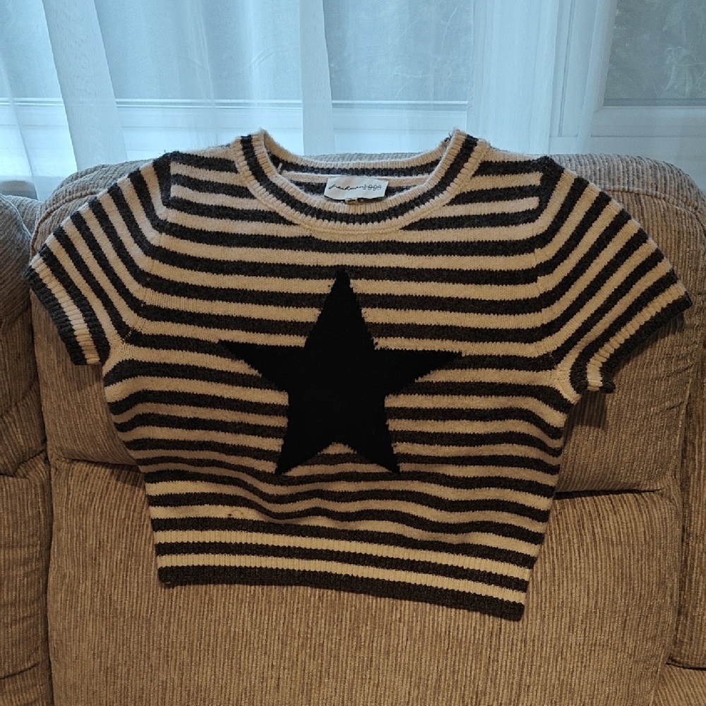 freshman1996 Striped Black Star Womens Short Sleeve Sweater